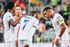 德甲神迹！凯恩破纪录，C罗神话终结，拜仁领跑积分榜