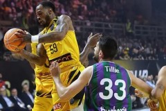 前队友调侃：字母哥在雄鹿地位堪比“股东”